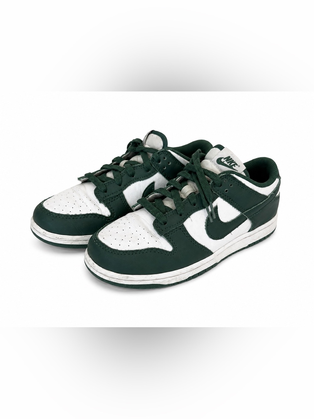 Nike Kids Low-Top Sneakers in White and Dark Green size 3Y